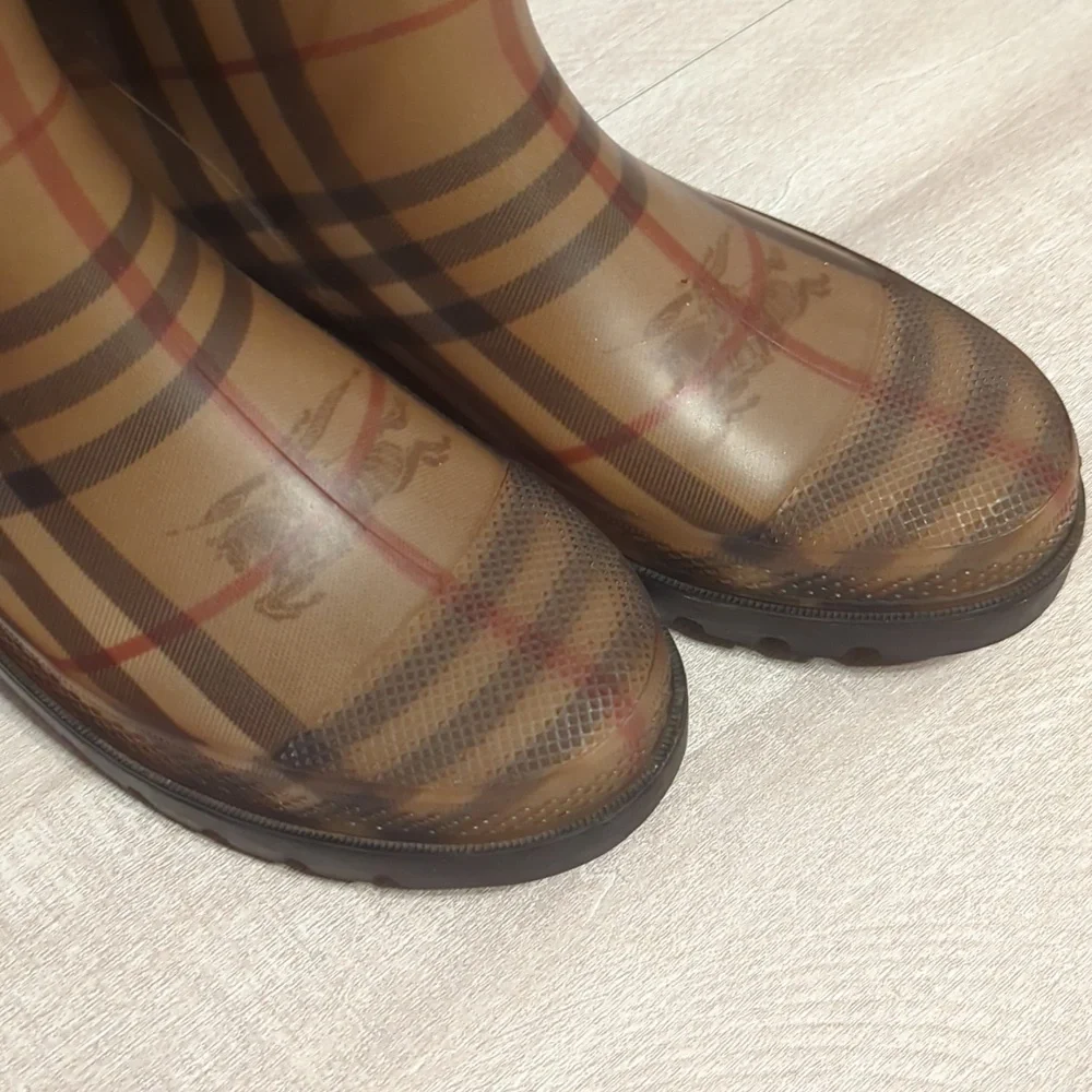 Burberry Rain Boots - Picture 4 of 9